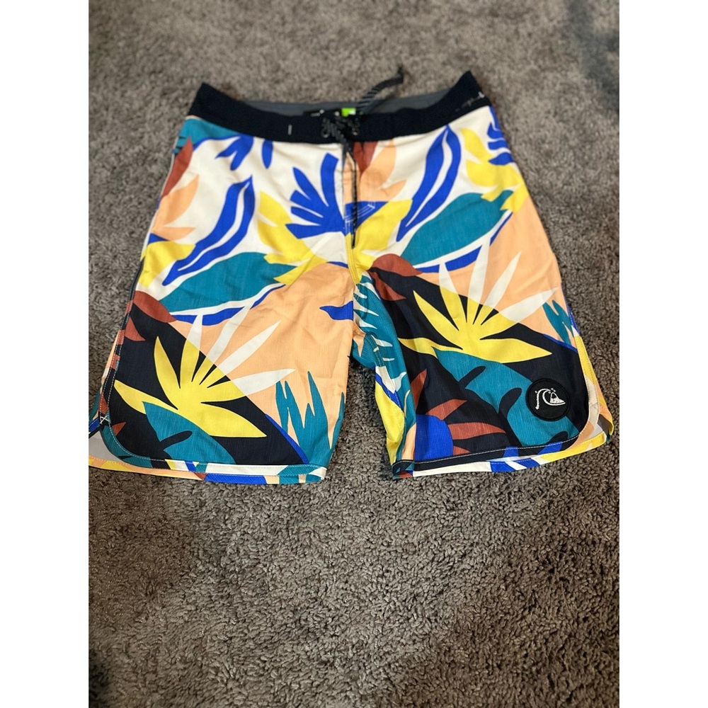 Quiksilver board shorts 29